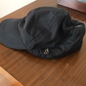 Black Lululemon hat